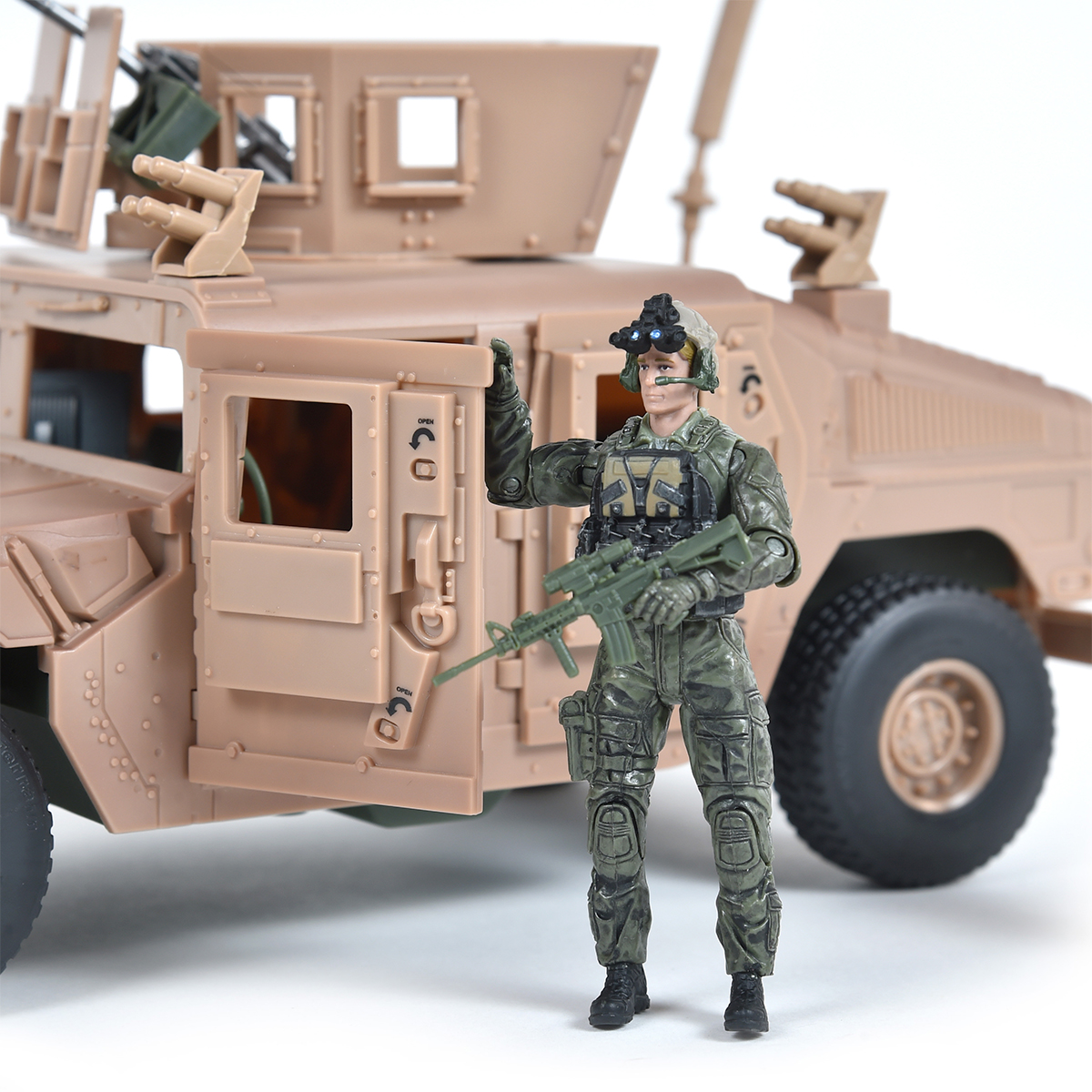 Игровой набор ELITE FORCE — БРОНЕАВТОМОБИЛЬ HUMVEE M1114 (машина