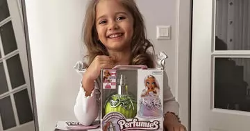 Perfumies - яскраві флакончики, які перетворюються на лялечок!