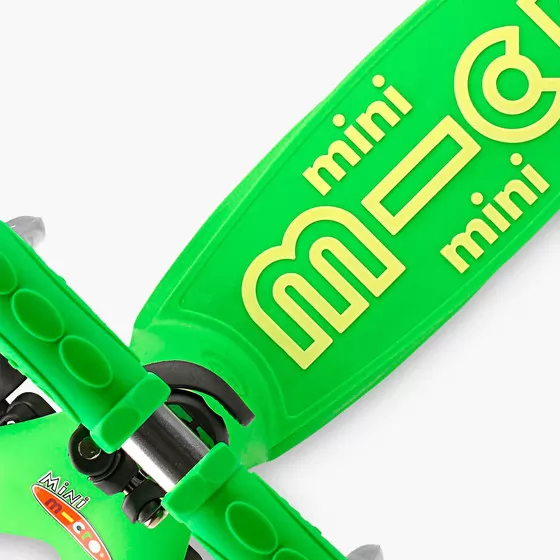 Самокат MICRO серии Mini Deluxe" – Зеленый"
