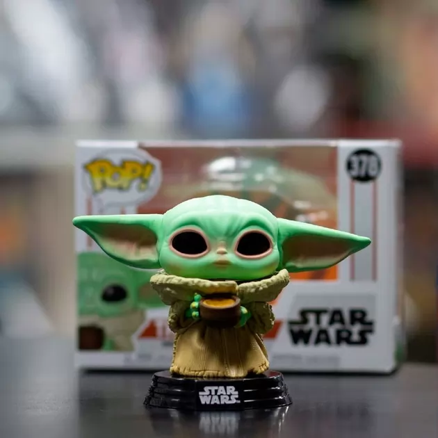 Игровая фигурка Funko Pop! cерии Мандалорец" &shy; Малыш с чашкой"