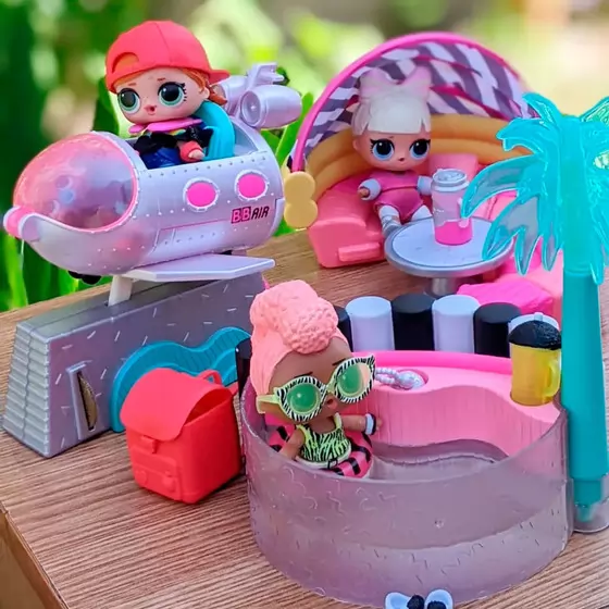 Игровой набор с куклой L.O.L. SURPRISE! серии Маленькие комнатки" - Авиапутешествие Леди Скейтер"