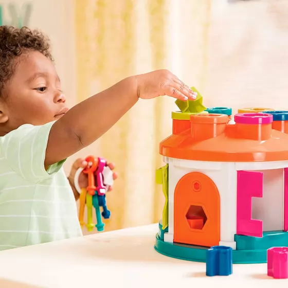 Іграшка-сортер, що розвиває – Розумний будиночок (12 форм)