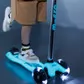 Самокат Micro серії Maxi Deluxe Glow LED" &ndash; Синій кришталь" - MMD366_9.jpg - № 9