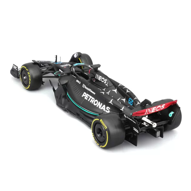 Автомодель з фігуркою - Mercedes-AMG F1 W14 E Performance (1:24)
