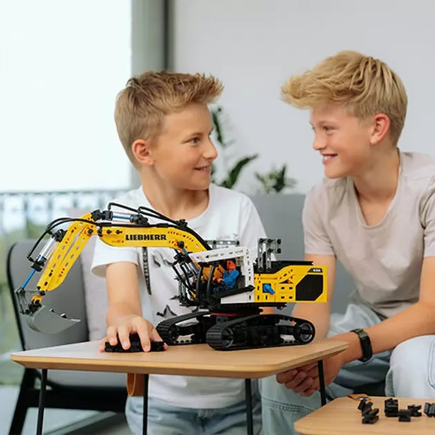 Навчальний конструктор fischertechnik &ndash; Екскаватор Liebherr R 938