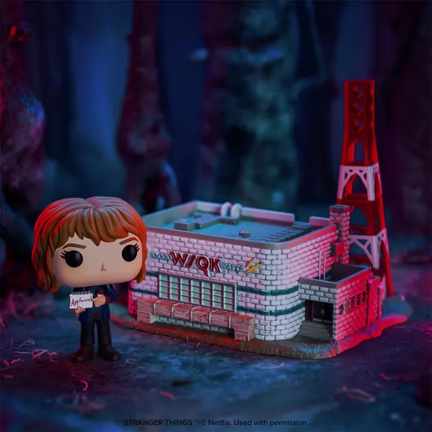 Набор игровых фигурок Funko Pop! Town &ndash; Робин с радиостанциєй WSQK