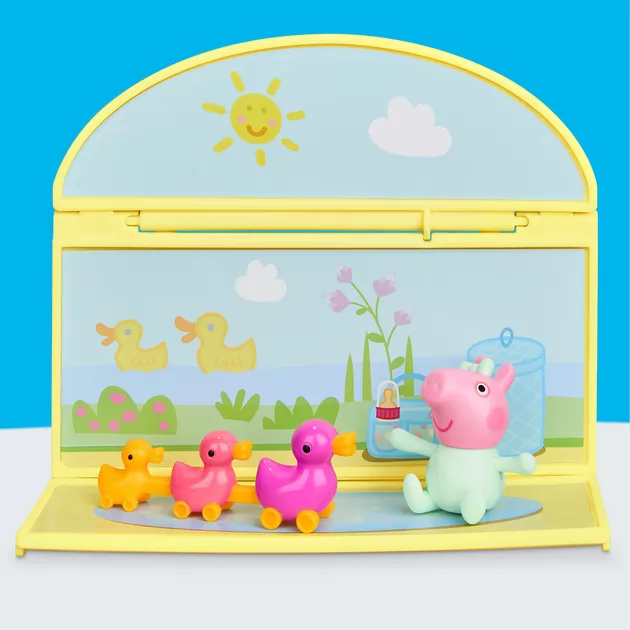 Игровой набор Peppa Figurines серии Комнаты" &ndash; Комната крошки Эви"