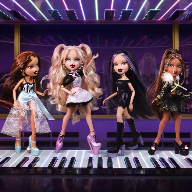 Ігровий набір з лялькою Bratz серії Stylin' Birthday" &mdash; Саша"