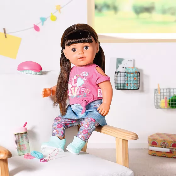 Кукла Baby Born Серии Нежные Объятия - Стильная Сестрёнка