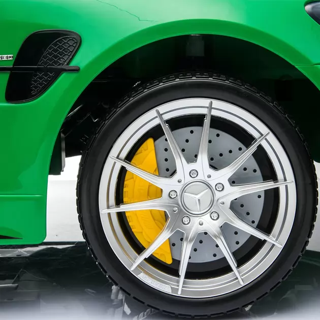 Детский электромобиль HarleyBella - Mercedes-Benz AMG GTR (зеленый)