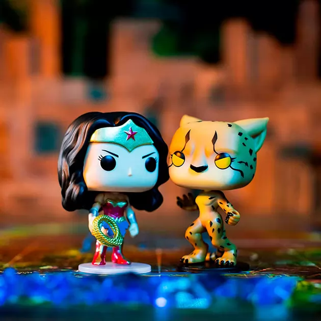 Настольная игра FUNKOVERSE с двумя фигурками - DC 102